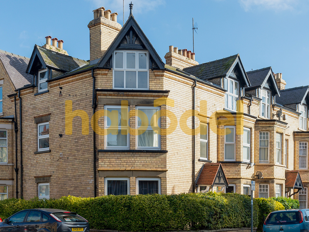 Studio to rent in Lansdowne Road, Bridlington YO15, £425 pcm Zoopla