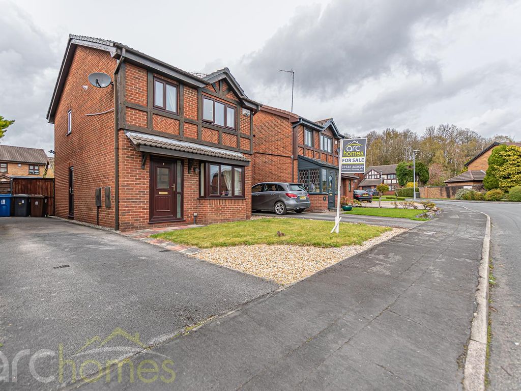 3 bed detached house for sale in Aldford Drive, Atherton, Manchester