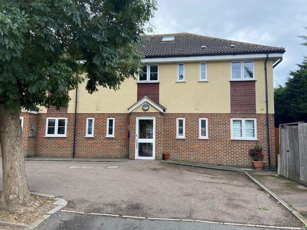 Studio to rent in Westerham Drive, Blackfen, Kent DA15, £985 pcm Zoopla