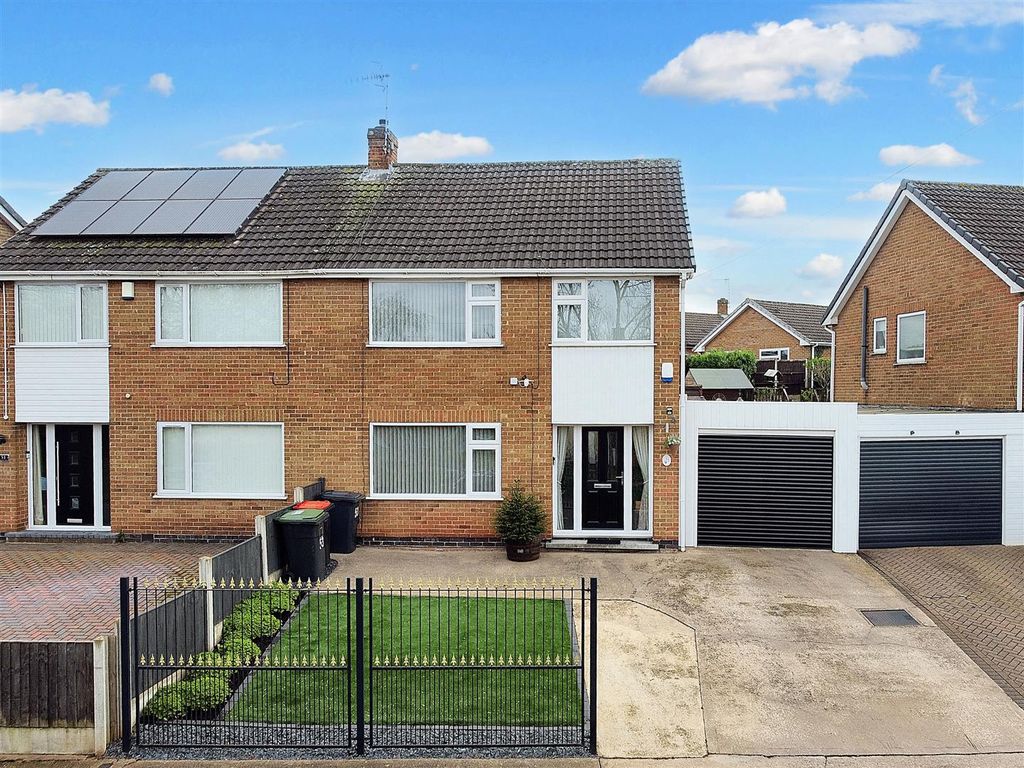 3 bed semidetached house for sale in Melbourne Road, Stapleford