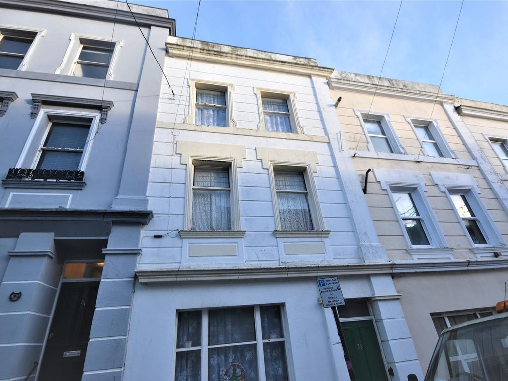 1 bed flat to rent in Gensing Road, St. LeonardsOnSea TN38, £725 pcm