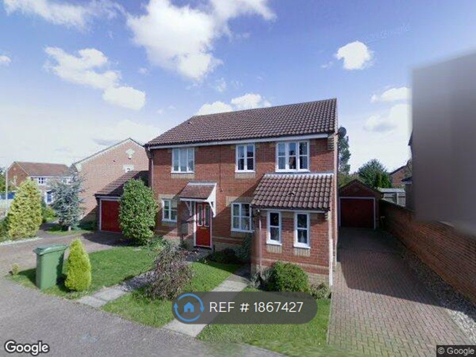 2 bed semidetached house to rent in Appletree Lane, RoydonDiss IP22