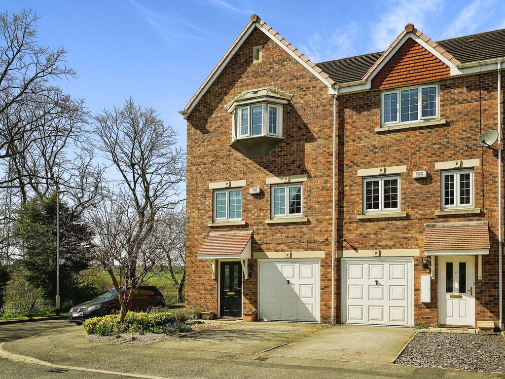 3 bed town house for sale in Castle Lodge Way, Rothwell LS26 Zoopla