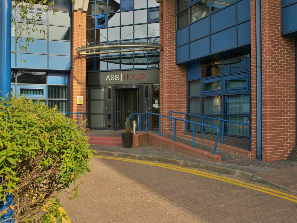 Studio to rent in Axis House, 242 Bath Road, Hayes UB3 Zoopla