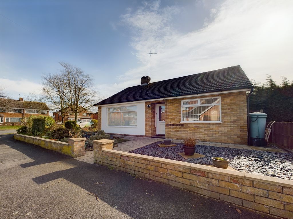 2 bed detached bungalow for sale in Wallis Avenue, Lincoln LN6, £