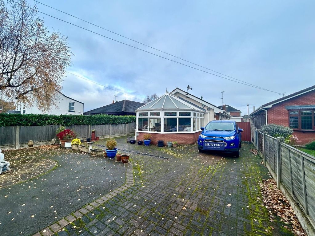 3 bed detached bungalow for sale in Woodland Road, Whitby, Ellesmere