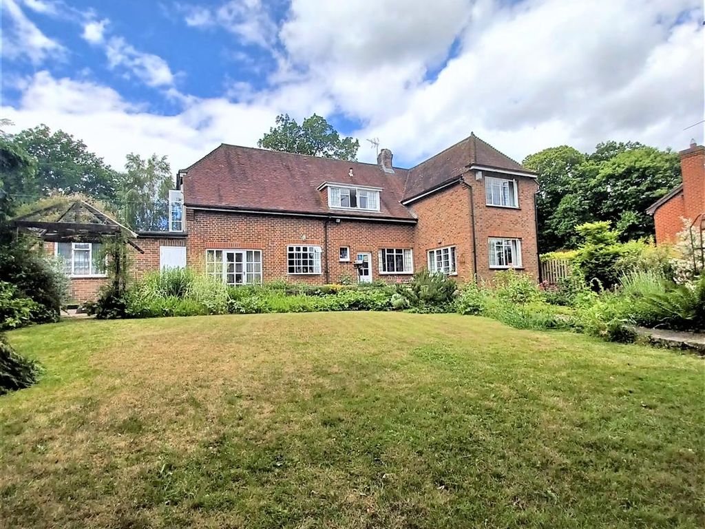 4 bed detached house for sale in Sherwoods, Maidstone Road, Blue Bell