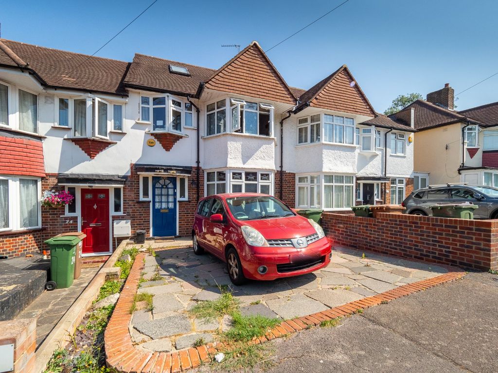 4 bed terraced house for sale in Woodstock Rise, Sutton SM3 Zoopla
