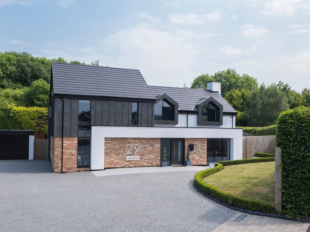 6 bed detached house for sale in Station Lane, Mickle Trafford, Chester