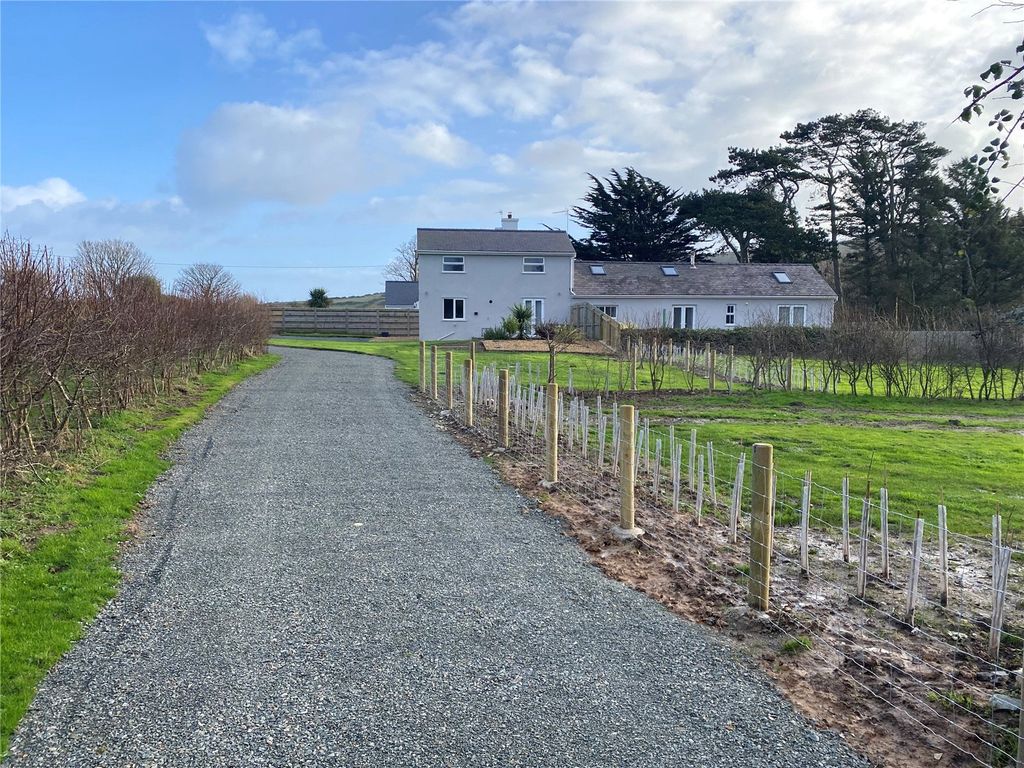 3 bed semidetached house for sale in Llaneilian, Amlwch, Anglesey, Sir