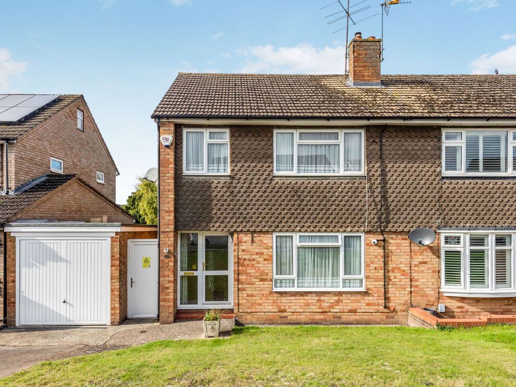 3 bed semidetached house for sale in Valence End, Dunstable LU6 Zoopla