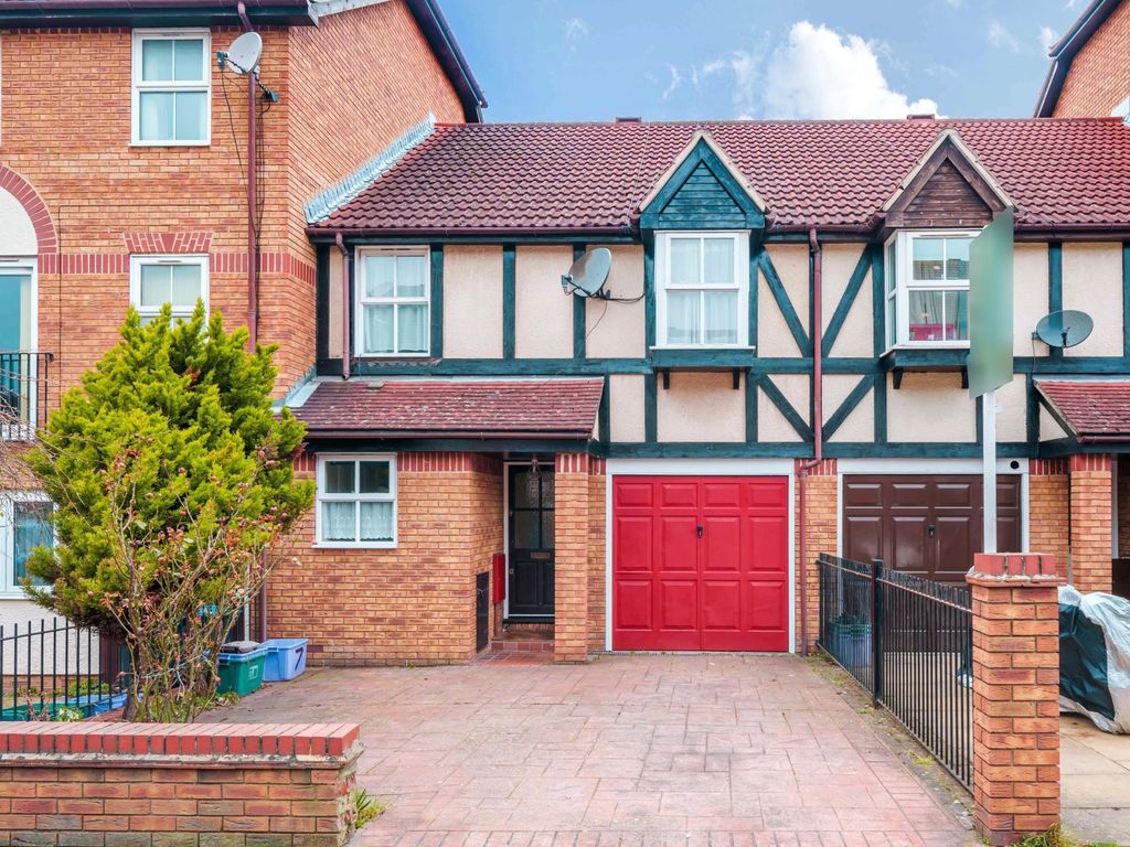4 bed terraced house for sale in Silbury Avenue, Mitcham CR4 Zoopla