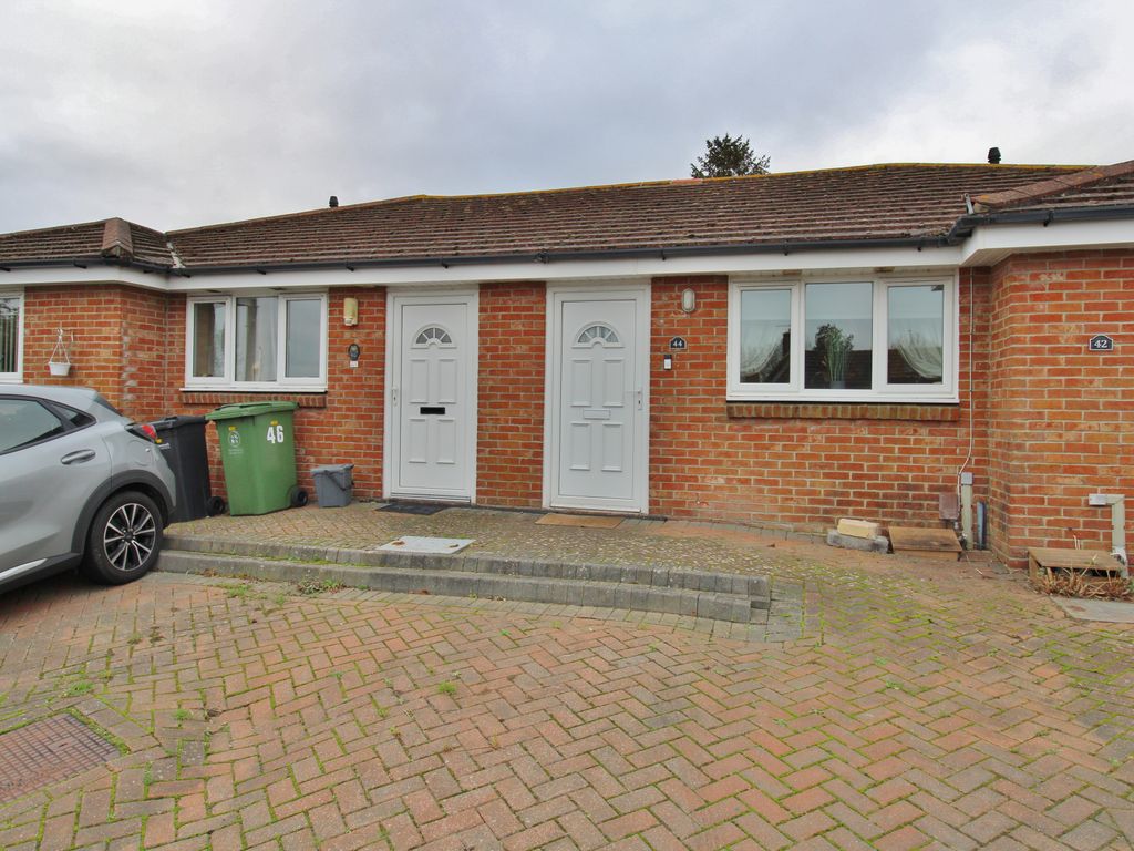1 bed terraced bungalow for sale in Collington Crescent, Cosham