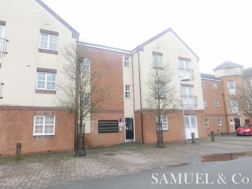 2 bed flat to rent in Manorhouse Close, Walsall WS1, £845 pcm Zoopla