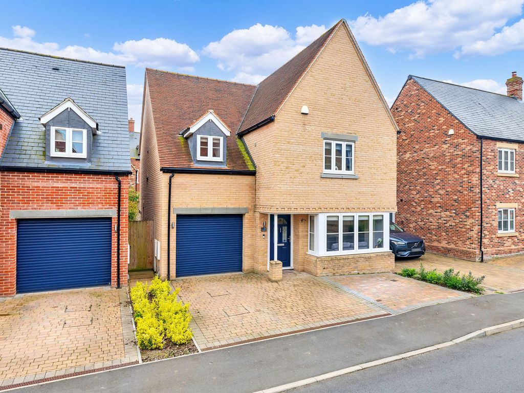 4 bed detached house for sale in Victoria Way, Melbourn SG8, £650,000