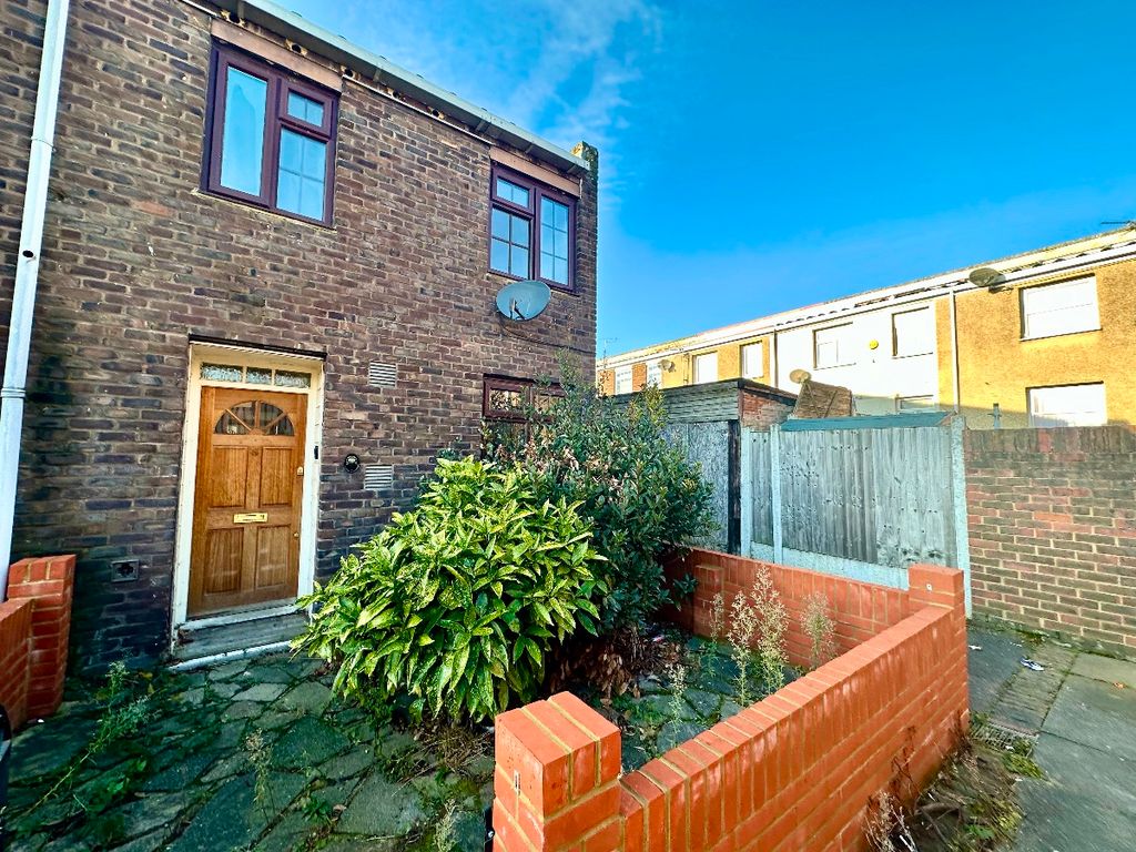 3 bed end terrace house for sale in Coltsfoot Path, Harold Hill