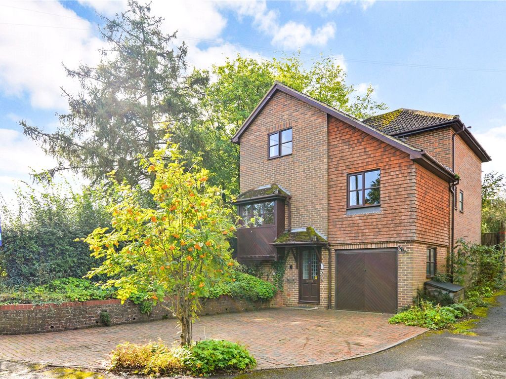 3 bed detached house for sale in Park Road, Toddington, Dunstable LU5