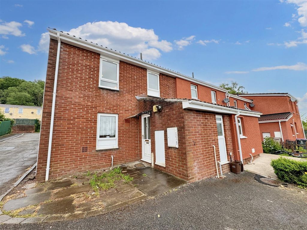 3 bed end terrace house for sale in Banwell Court, Thornhill, Cwmbran