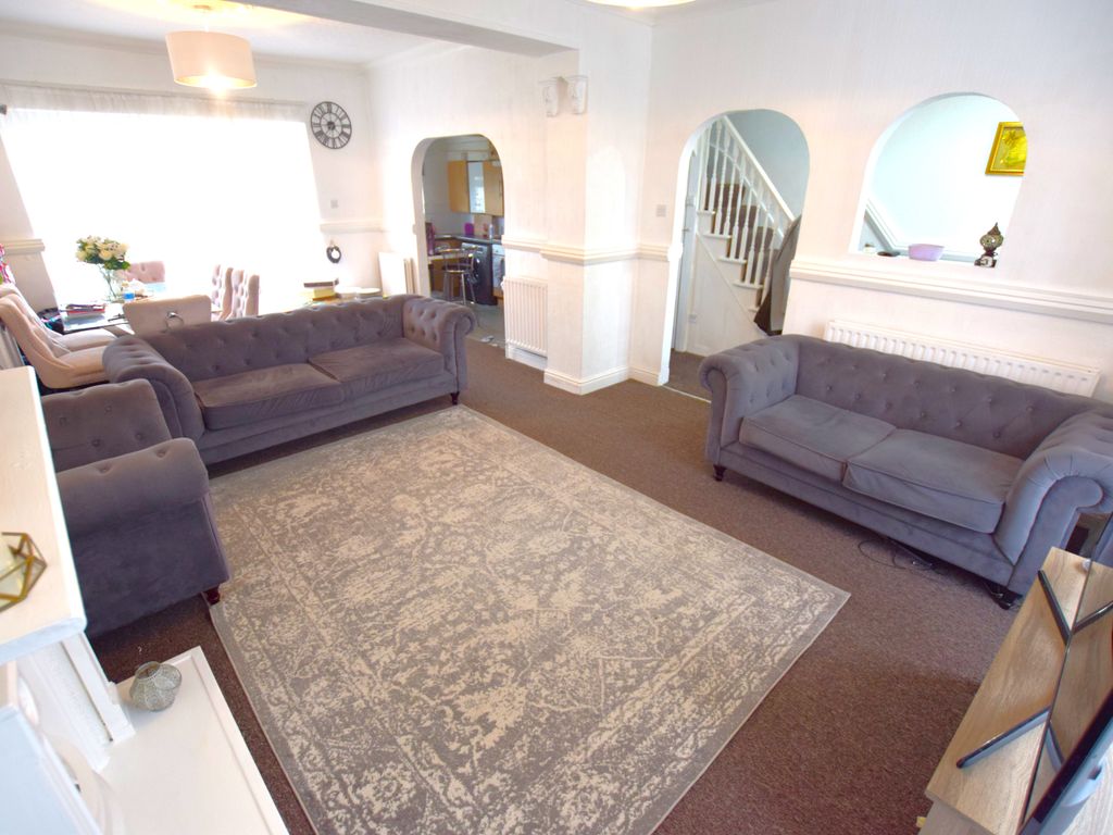 3 bed terraced house for sale in Betchworth Road, Ilford IG3, £450,000