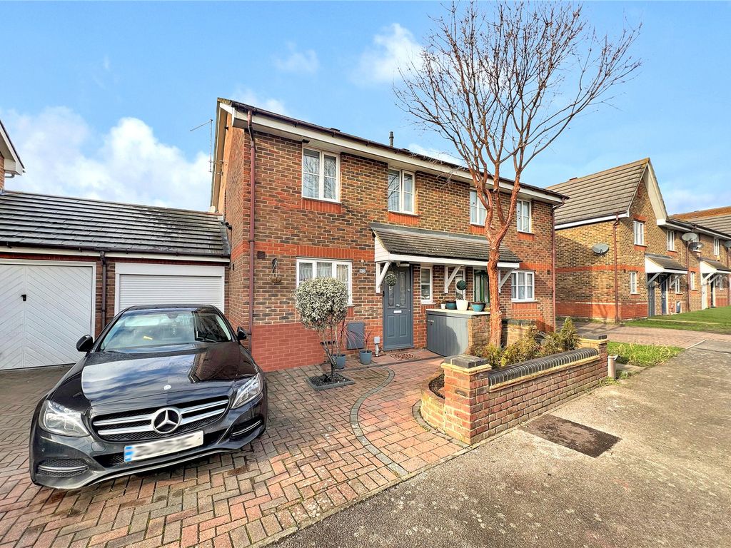 3 bed semidetached house for sale in Arden Close, Thamesmead SE28 Zoopla