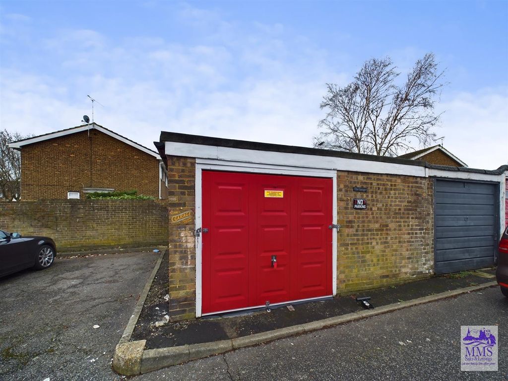 Parking/garage for sale in Tilbury Road, Rainham, Gillingham ME8, £