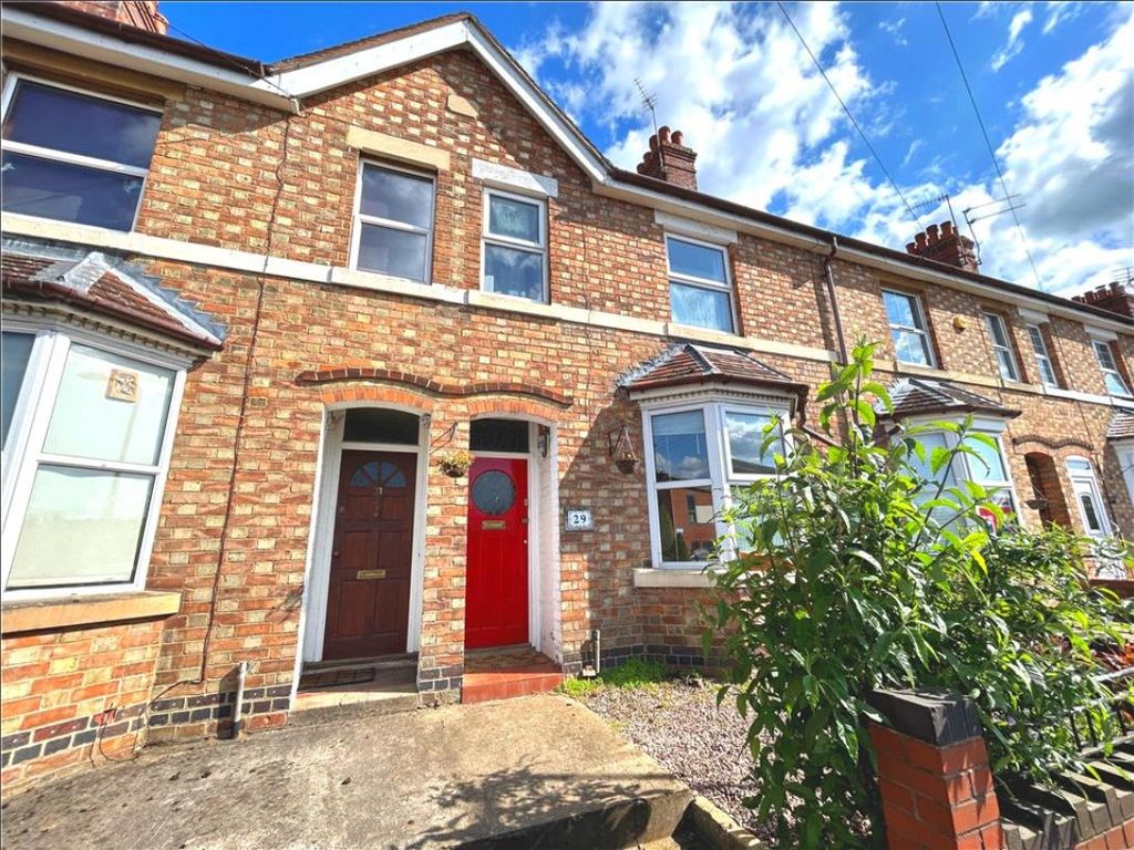 4 bed terraced house for sale in Burford Road, Evesham WR11, £235,000