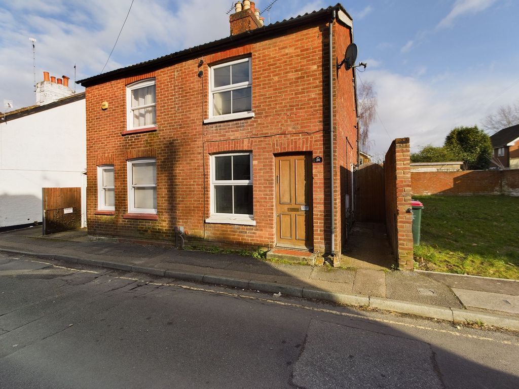 3 bed end terrace house for sale in Alpha Road, West Green RH11 Zoopla