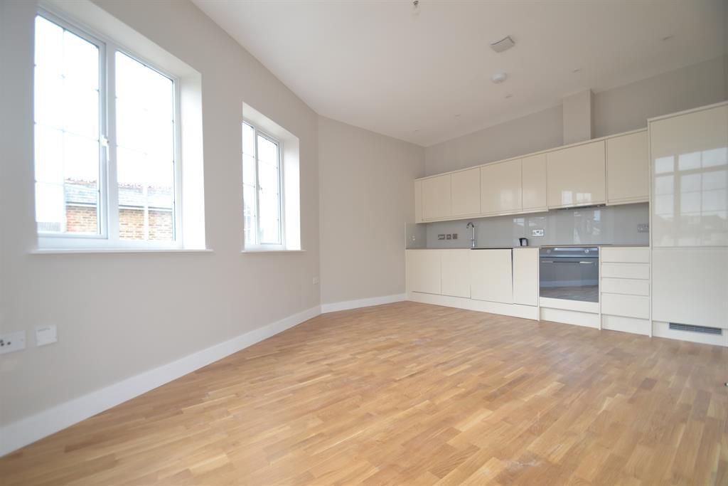 1 bed flat to rent in Endsleigh Road, Merstham RH1, £1,000 pcm Zoopla