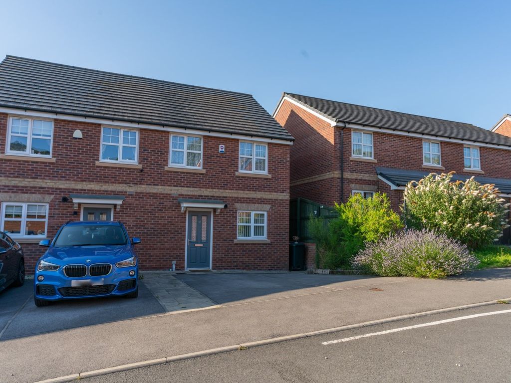 3 bed semidetached house for sale in Woodend Drive, Shipley BD18 Zoopla