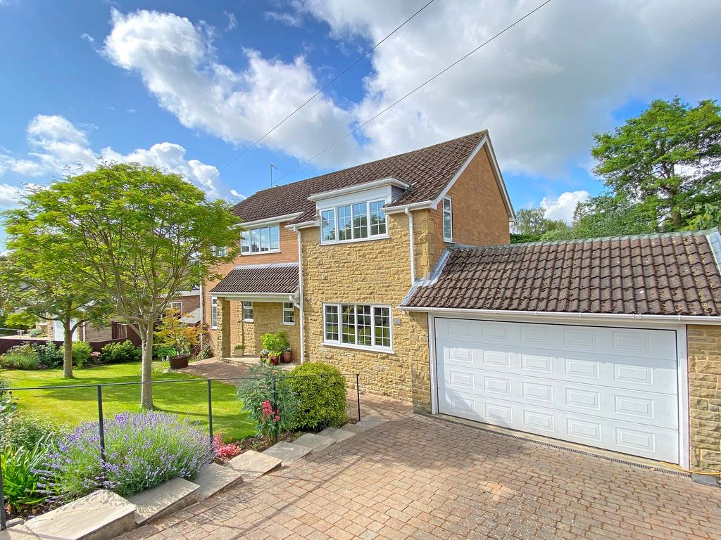 4 bed detached house for sale in Rossett Beck, Harrogate HG2, £775,000