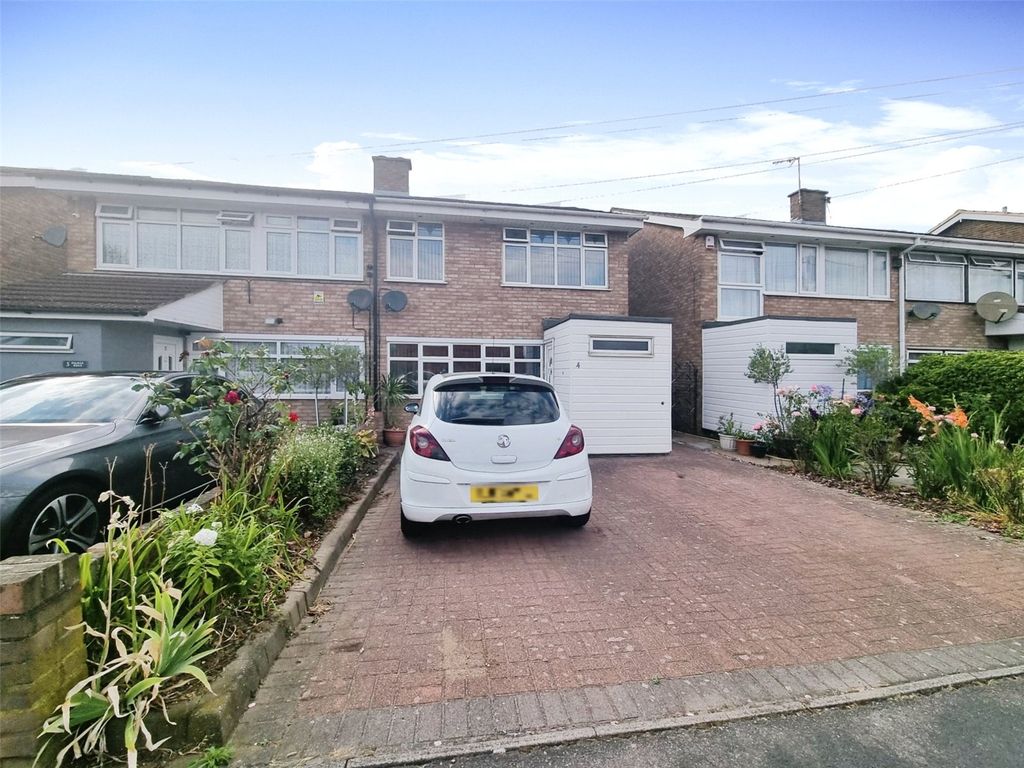 4 bed semidetached house for sale in Fulmar Road, Hornchurch RM12 Zoopla