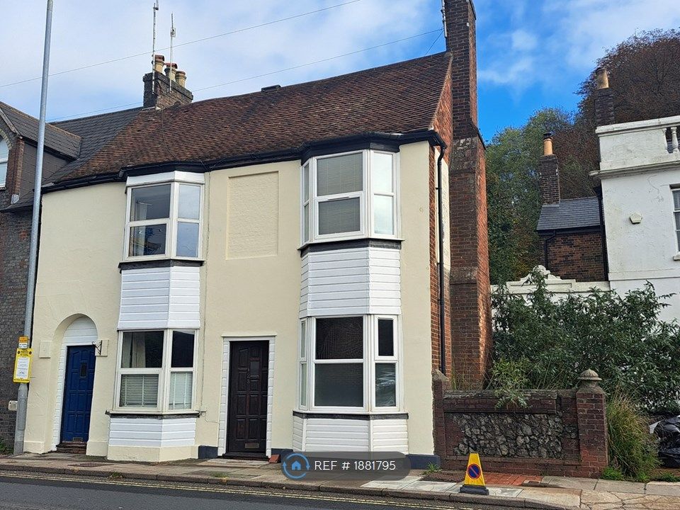 2 bed end terrace house to rent in Malling Street, Lewes BN7, £1,600