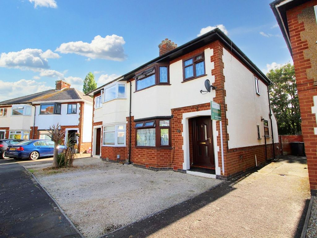 3 bed semidetached house for sale in Willoughby Place, Rugby CV22, £