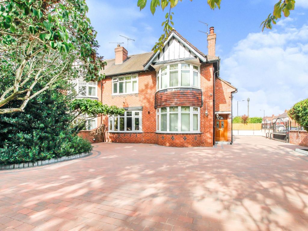 4 bed semidetached house for sale in Town Moor Avenue, Town Moor