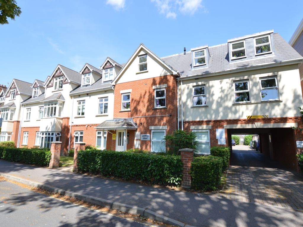 Maybury Road, Woking, Surrey GU21  