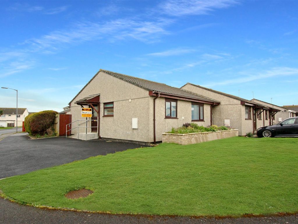 2 bed semidetached bungalow to rent in Wheatfield Crescent, Newquay