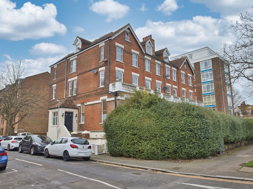 2 bed flat for sale in Earls Avenue, Folkestone CT20, £170,000 Zoopla