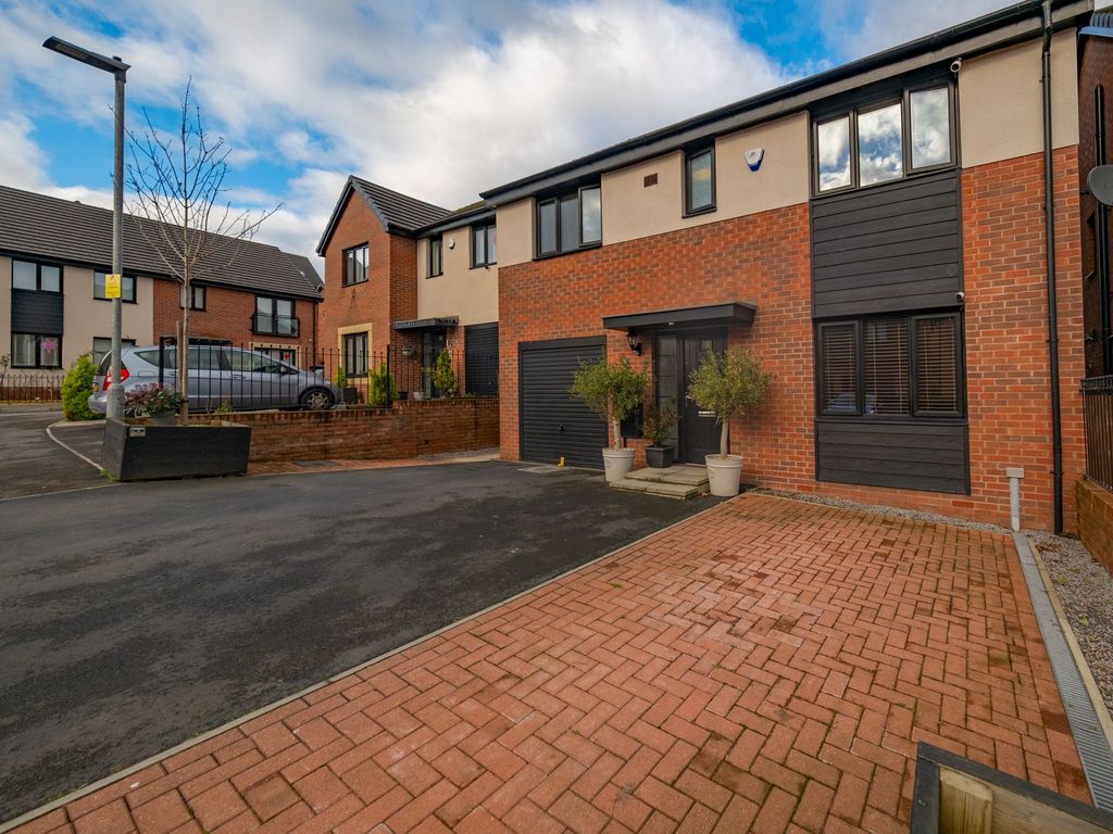 5 bed detached house for sale in Rhodfa Lewis, Old St. Mellons CF3, £480,000 Zoopla