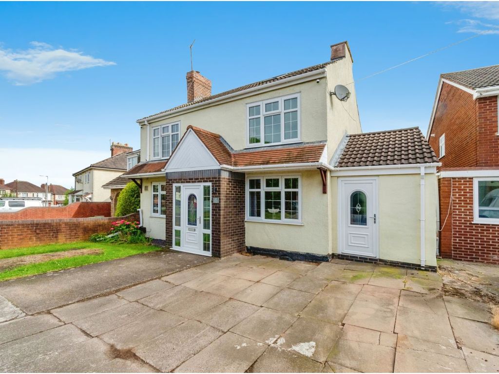 3 bed detached house for sale in Bentons Lane, Walsall WS6, £350,000