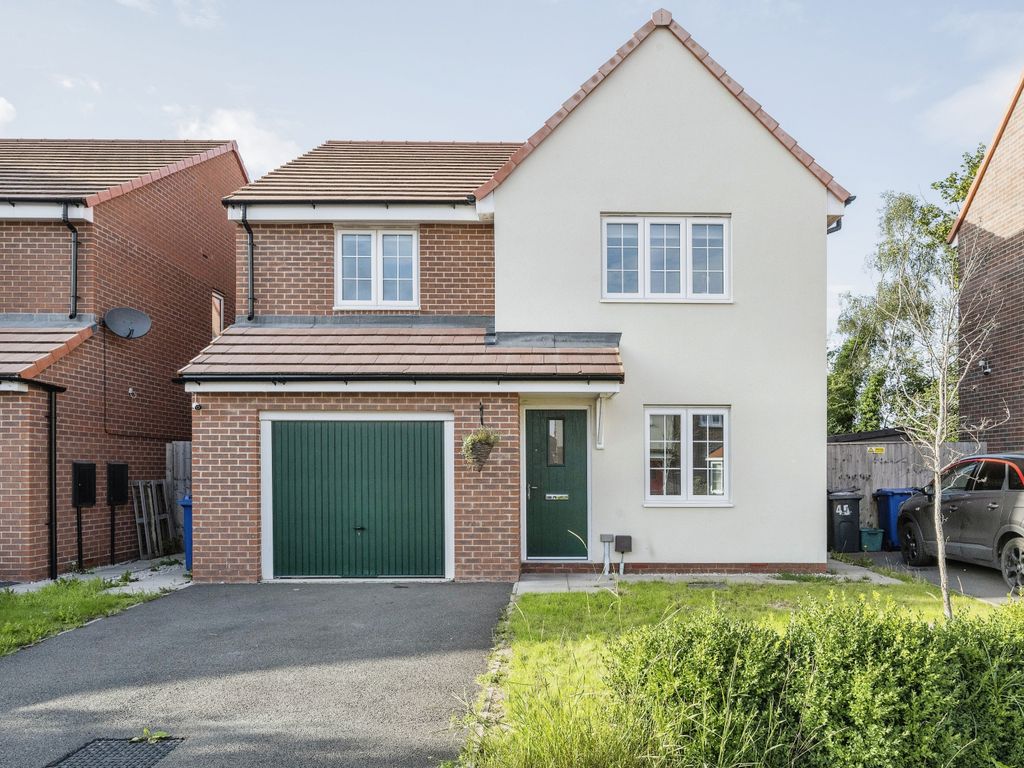 4 bed detached house for sale in Empire Crescent, Woodlands, Doncaster