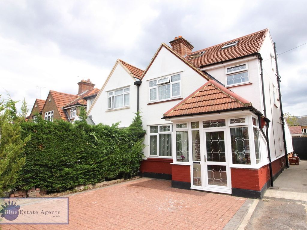 4 bed semidetached house for sale in Heston Avenue, Hounslow TW5, £
