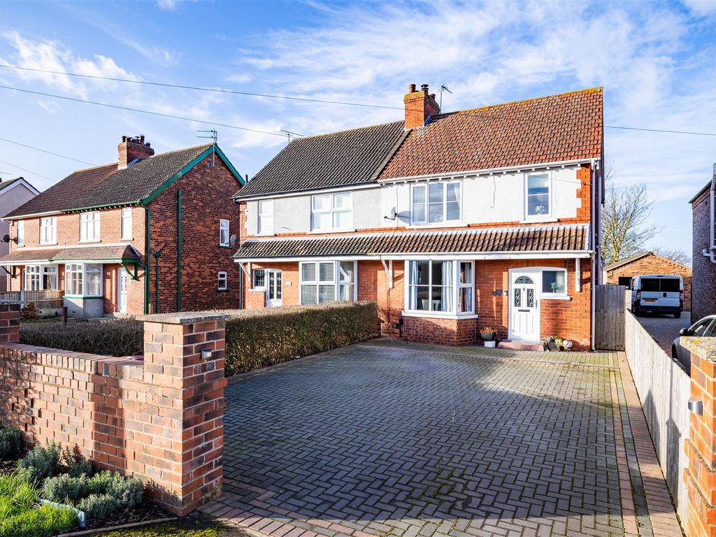 3 bed semidetached house for sale in Northfield Road, Messingham, Scunthorpe DN17, £200,000