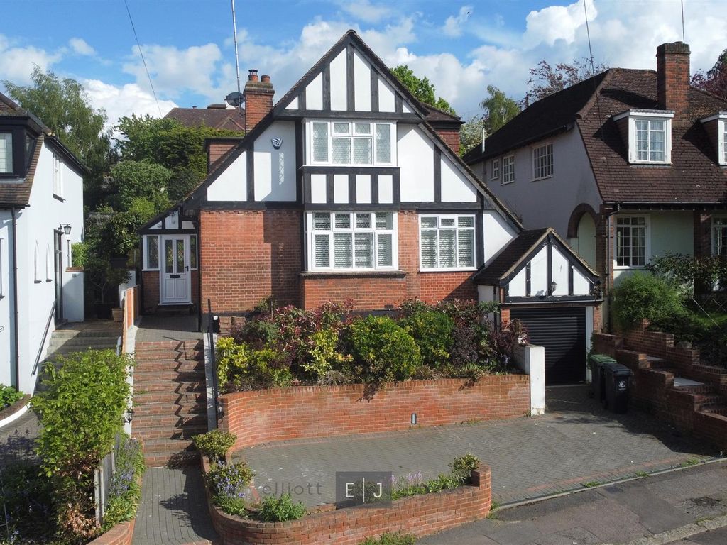 4 bed detached house for sale in Summerfield Road, Loughton IG10 Zoopla