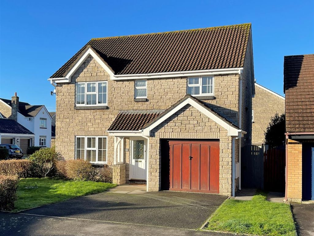 4 bed detached house to rent in Clos Y Wiwer, Llantwit Major CF61 Zoopla