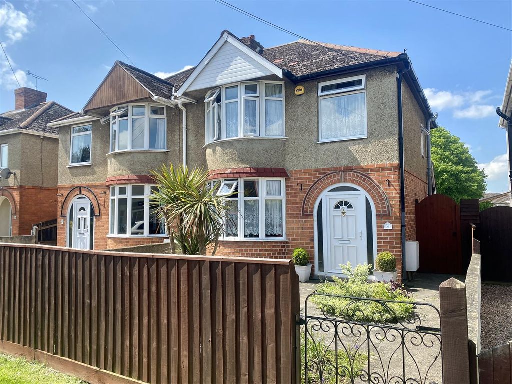3 bed semidetached house for sale in Church Walk North, Swindon SN25