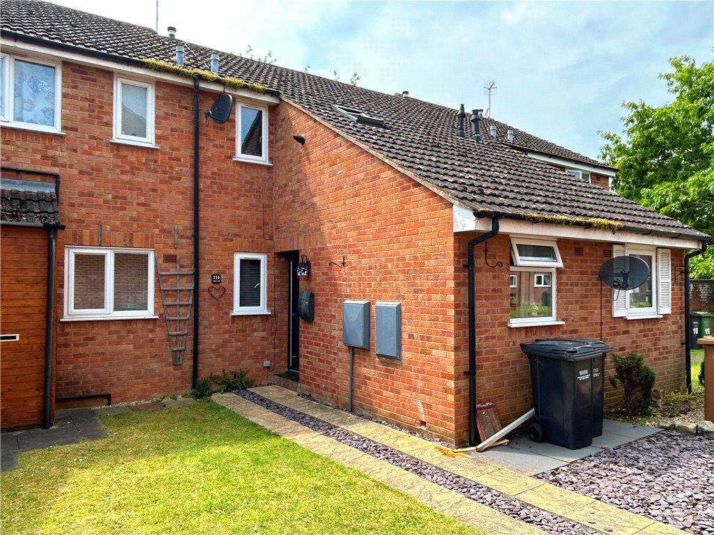 2 bed terraced house for sale in Forest Gate, Evesham, Worcestershire