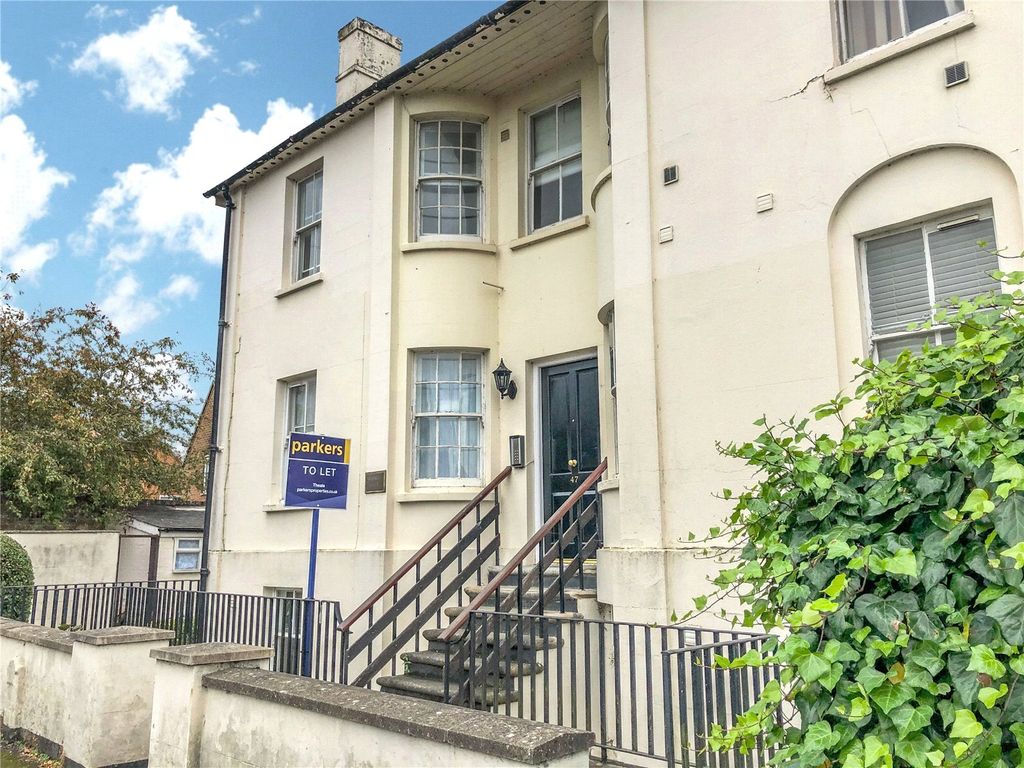 1 bed flat to rent in Warwick House, Church Street, Theale, Reading RG7