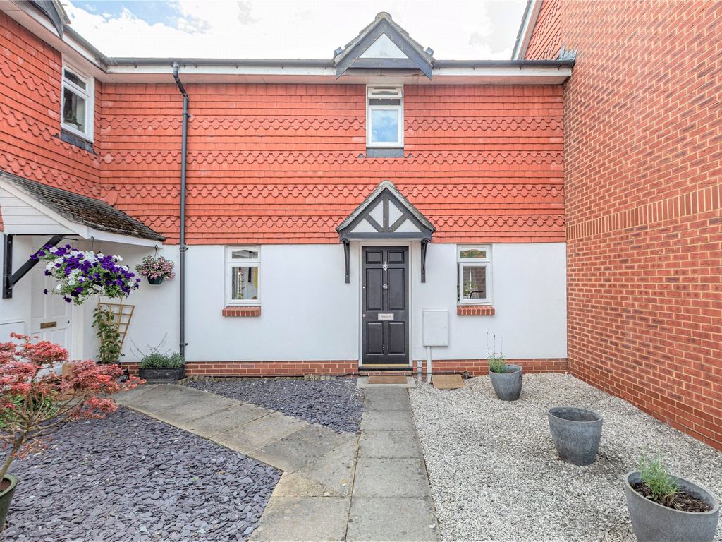 2 bed detached house for sale in Eyston Drive, Weybridge KT13 Zoopla
