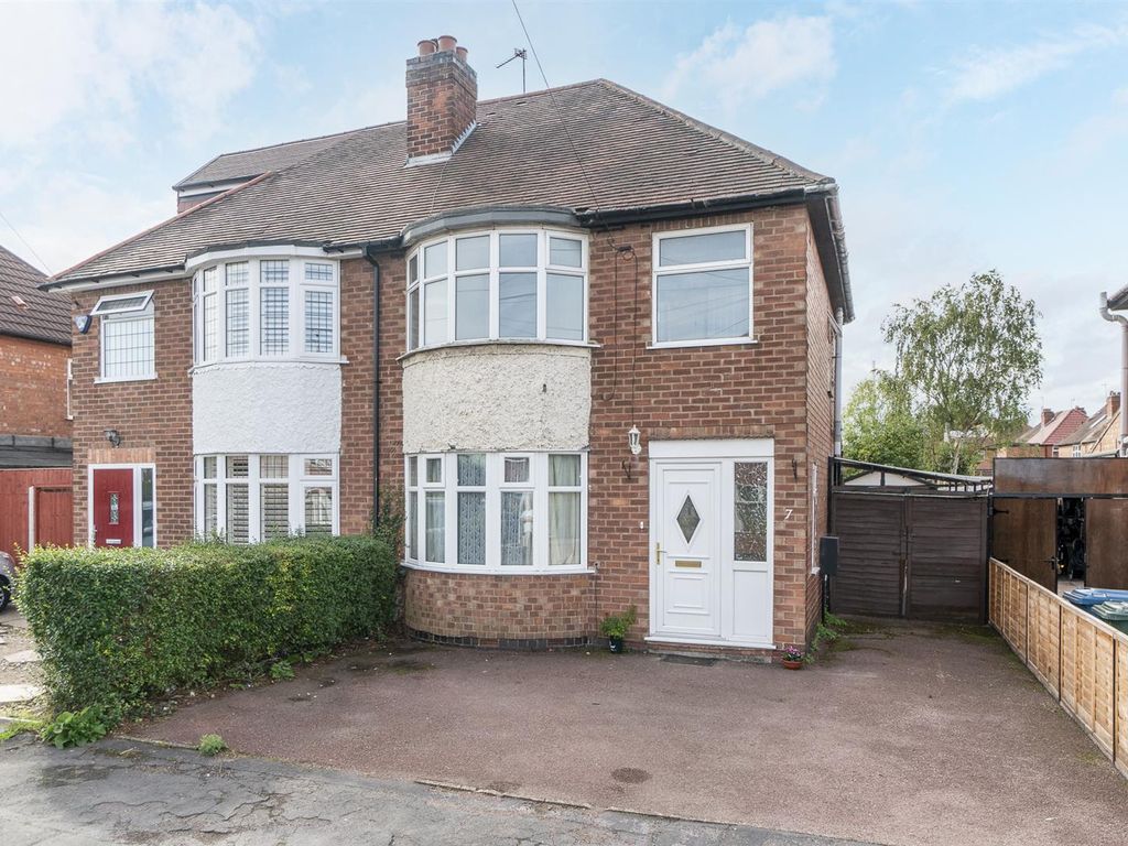 3 bed semidetached house for sale in Abingdon Drive, Ruddington