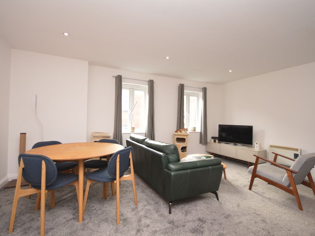 2 bed flat to rent in Lahnstein Court, Kettering NN16, £895 pcm Zoopla